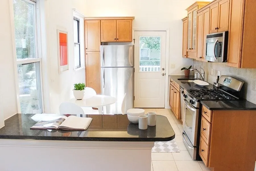 2 bed, 1 bath apartment for rent at 15 Trowbridge St Unit 8, Mid Cambridge — photo 2 of 7