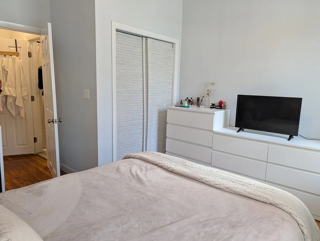 1 bed, 1 bath apartment for rent at 15 University Unit 25, Brookline — photo 6 of 11