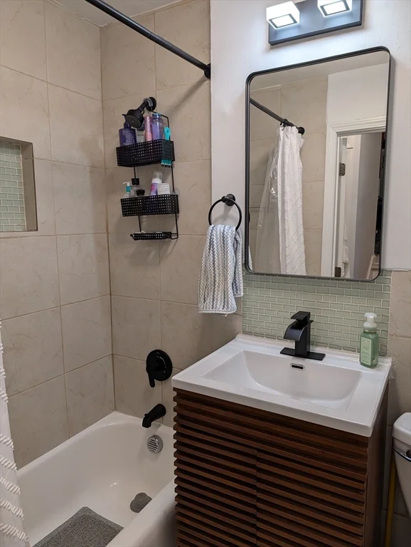 1 bed, 1 bath apartment for rent at 15 University Unit 25, Brookline — photo 10 of 11