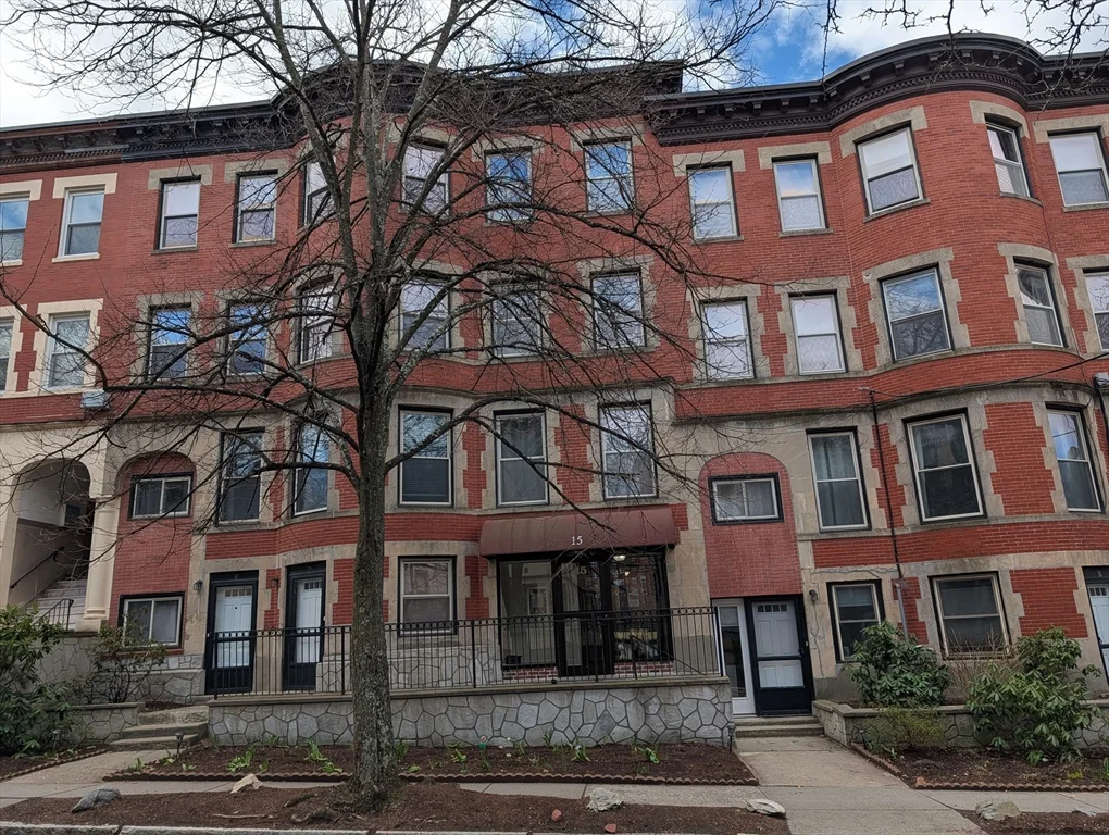 1 bed, 1 bath apartment for rent at 15 University Unit 25, Brookline
