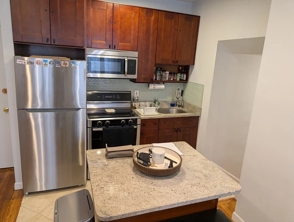 1 bed, 1 bath apartment for rent at 15 University Unit 25, Brookline — photo 7 of 11