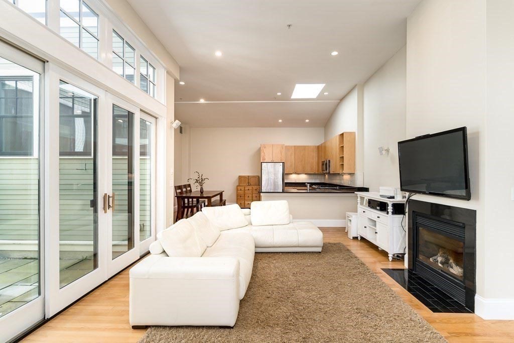 2 bed, 2 bath apartment for rent at 15 Valentine St Unit 15, Cambridgeport — photo 2 of 20