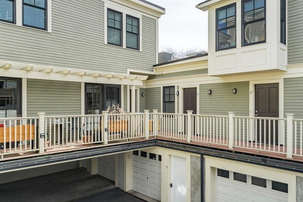 2 bed, 2 bath apartment for rent at 15 Valentine St Unit 15, Cambridgeport — photo 1 of 20