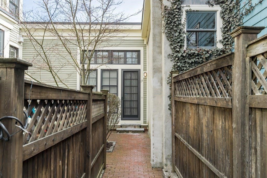 2 bed, 2 bath apartment for rent at 15 Valentine St Unit 15, Cambridgeport — photo 19 of 20