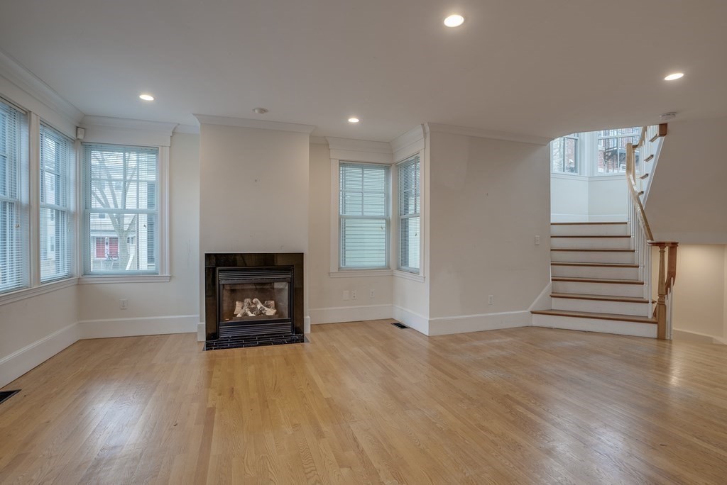 3 bed, 2 bath apartment for rent at 15 Valentine St Unit 3, Cambridgeport — photo 5 of 11