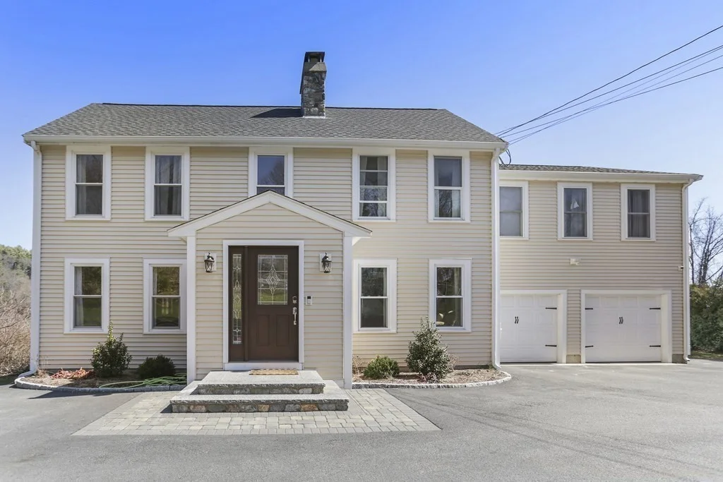 4 bed, 3 bath apartment for rent at 15 Valley Rd, Southborough — photo 1 of 42