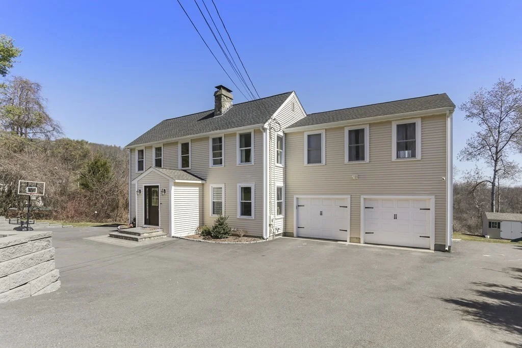 4 bed, 3 bath apartment for rent at 15 Valley Rd, Southborough — photo 2 of 42