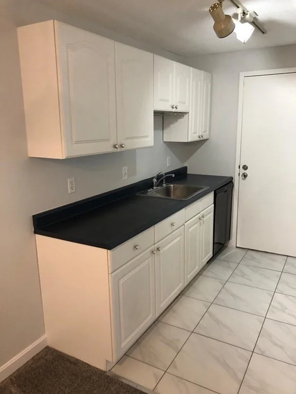 1 bed, 1 bath apartment for rent at 15 Village Hill Ln Unit 12, Natick — photo 2 of 17