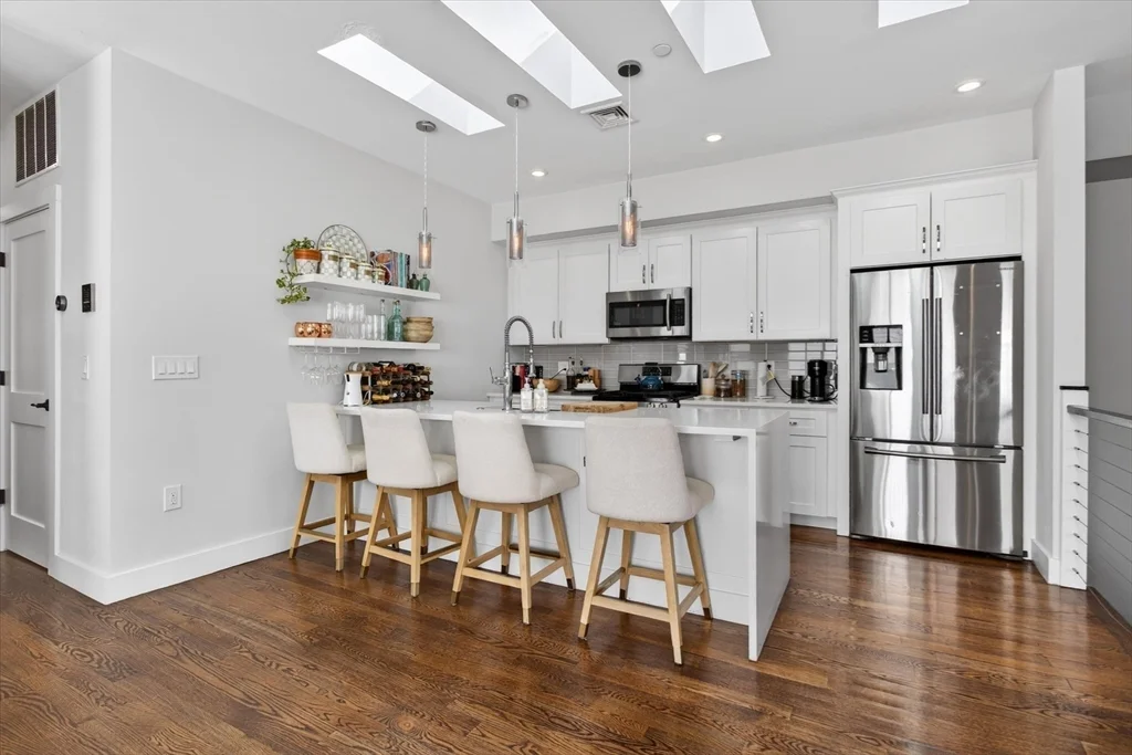 2 bed, 2 bath apartment for rent at 15 W Bellflower St Unit 3, South Boston — photo 10 of 23