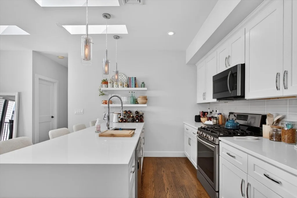 2 bed, 2 bath apartment for rent at 15 W Bellflower St Unit 3, South Boston — photo 11 of 23