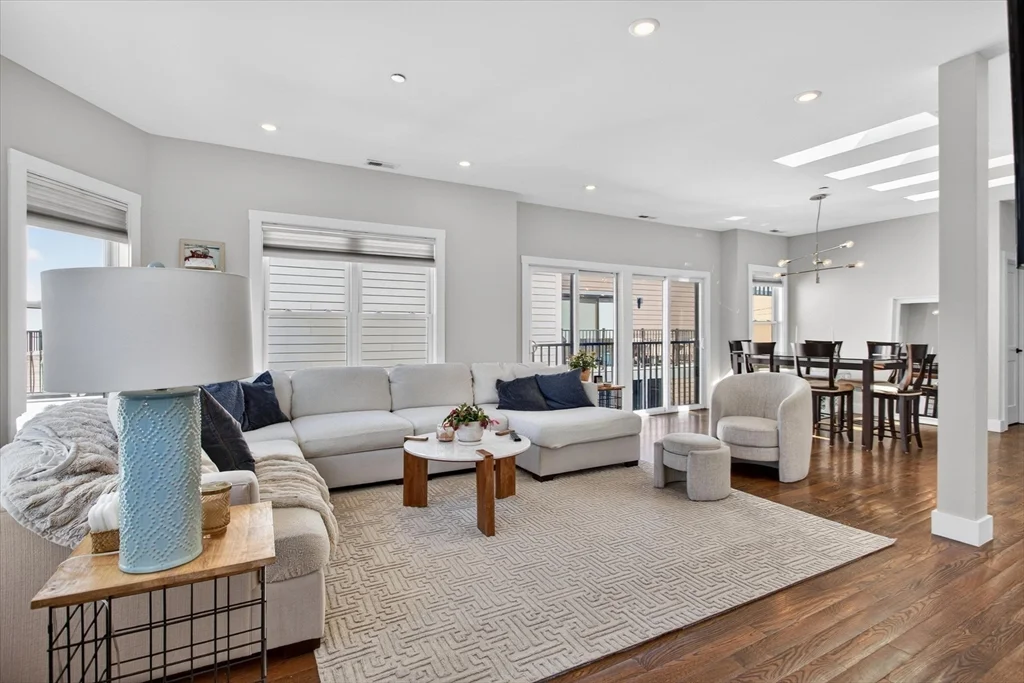 2 bed, 2 bath apartment for rent at 15 W Bellflower St Unit 3, South Boston — photo 2 of 23