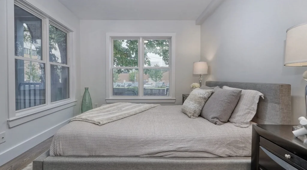 4 bed, 3 bath apartment for rent at 15 W Bellflower Unit 1, Dorchester — photo 11 of 22