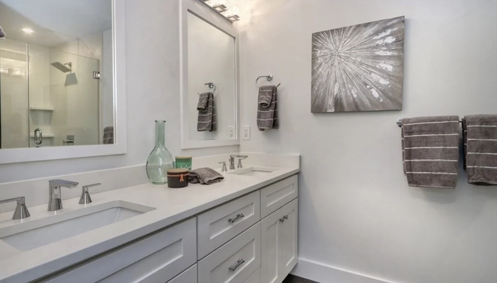 4 bed, 3 bath apartment for rent at 15 W Bellflower Unit 1, Dorchester — photo 13 of 22