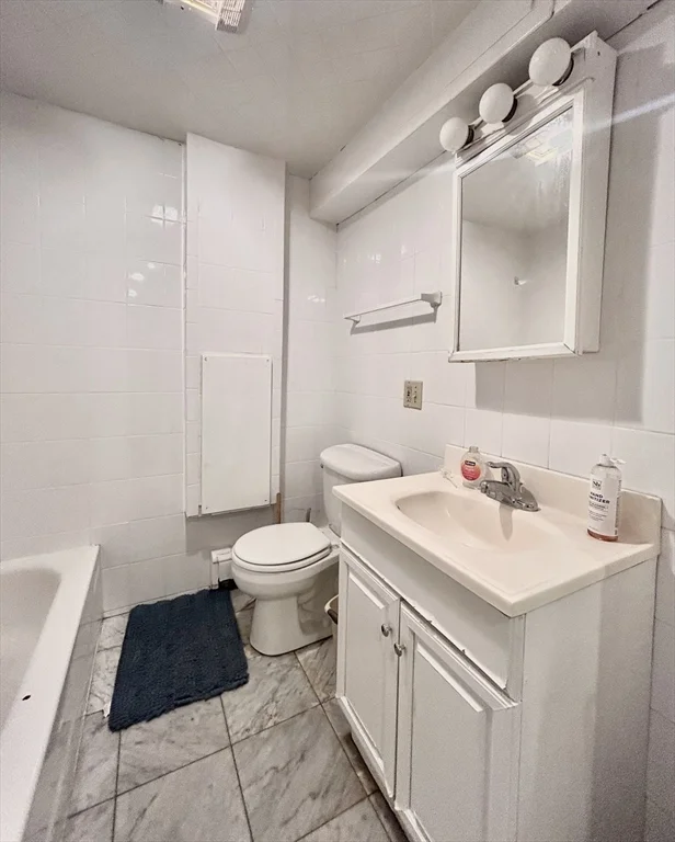 2 bed, 1 bath apartment for rent at 15 Wadsworth St Unit B, Boston — photo 8 of 10