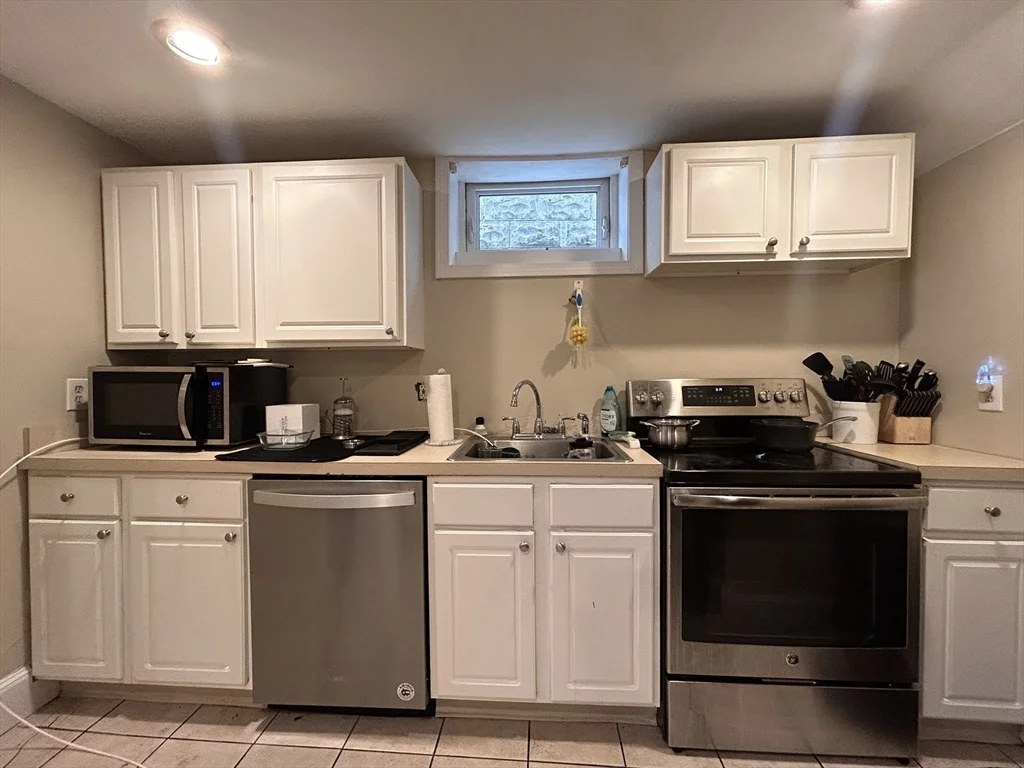 2 bed, 1 bath apartment for rent at 15 Wadsworth St Unit B, Boston