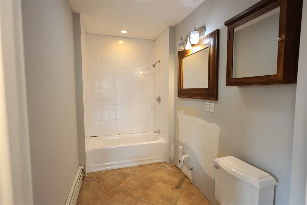 4 bed, 1 bath apartment for rent at 15 Warren Unit 2, Stoneham — photo 14 of 25