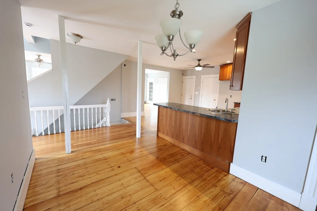 4 bed, 1 bath apartment for rent at 15 Warren Unit 2, Stoneham — photo 6 of 25