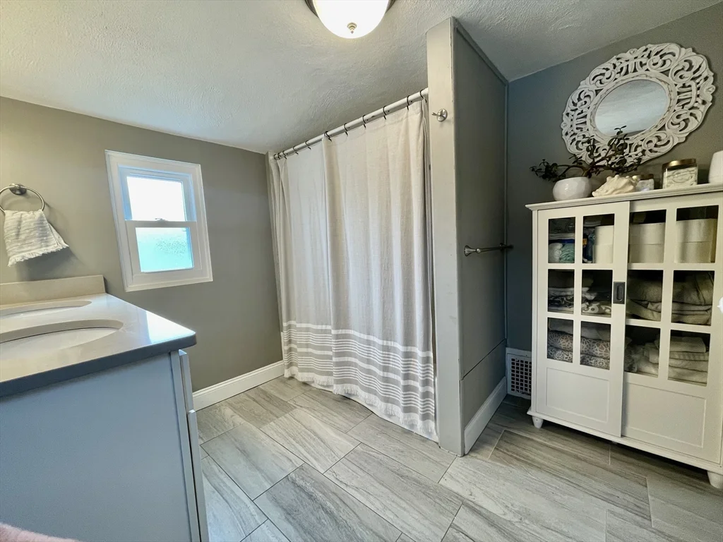 3 bed, 2 bath apartment for rent at 15 Wason St Unit 0, Medford — photo 13 of 21
