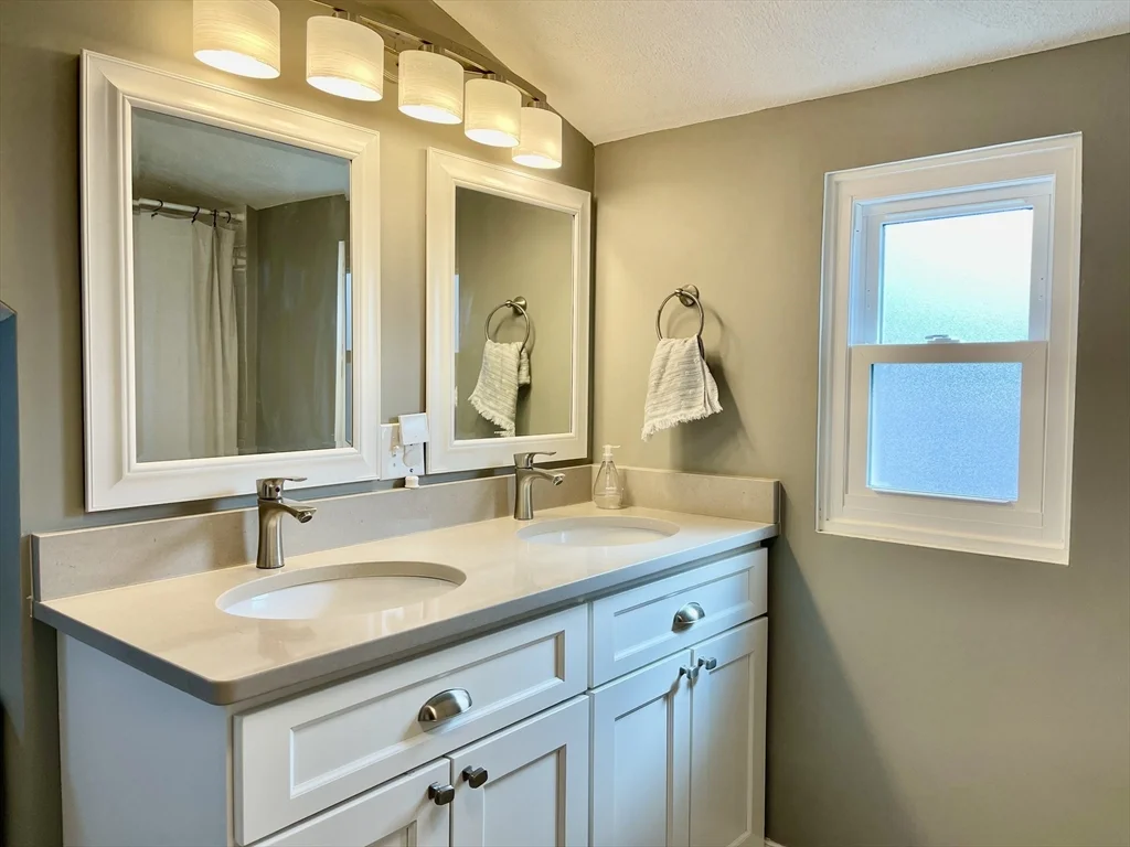 3 bed, 2 bath apartment for rent at 15 Wason St Unit 0, Medford — photo 12 of 21