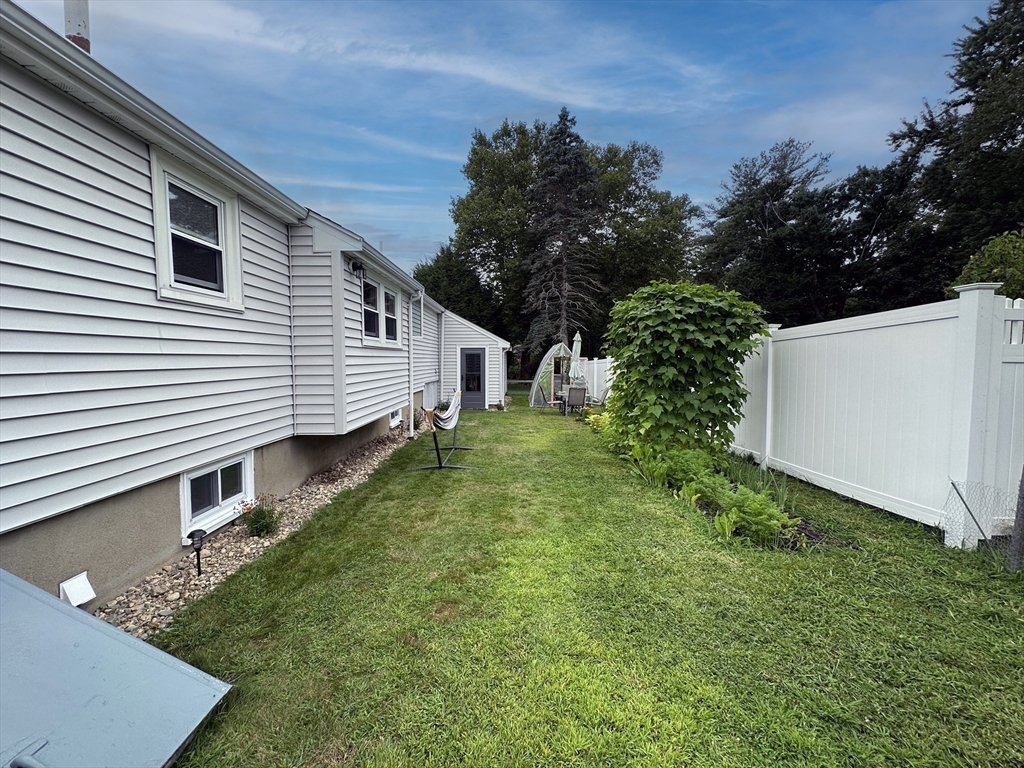 3 bed, 2 bath apartment for rent at 15 Wayland Rd Unit 0, Wakefield — photo 15 of 18