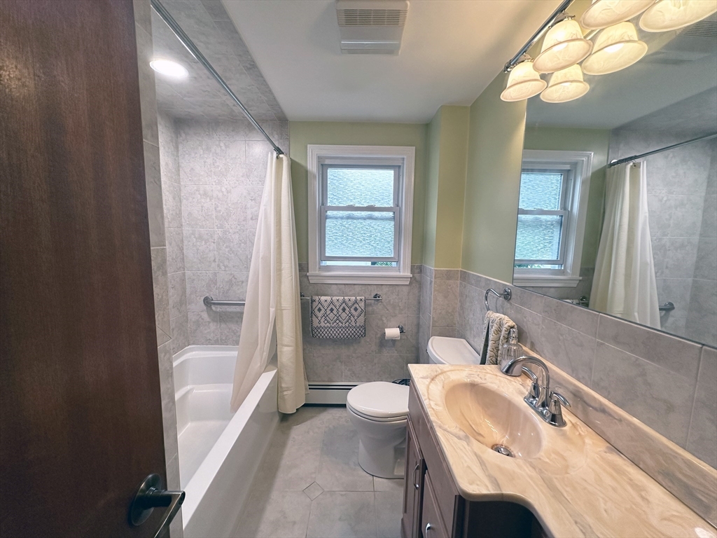 3 bed, 2 bath apartment for rent at 15 Wayland Rd Unit 0, Wakefield — photo 8 of 18