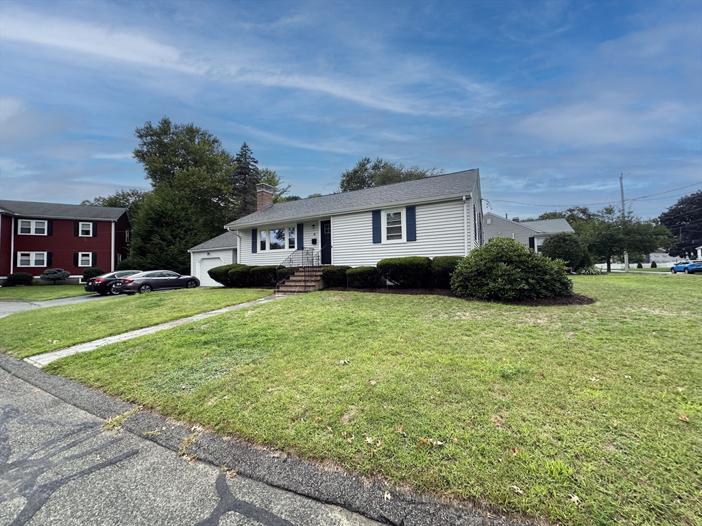 3 bed, 2 bath apartment for rent at 15 Wayland Rd Unit 0, Wakefield — photo 1 of 18