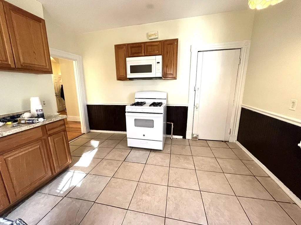 3 bed, 1 bath apartment for rent at 15 Wentworth Unit 1, Dorchester — photo 12 of 14