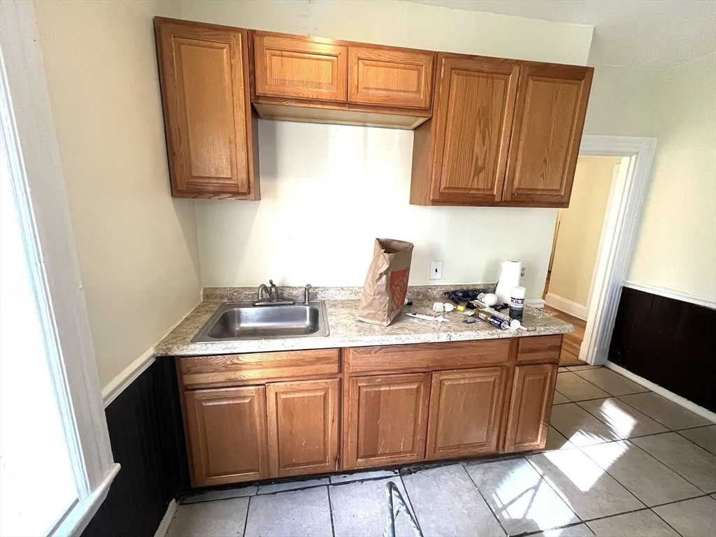 3 bed, 1 bath apartment for rent at 15 Wentworth Unit 1, Dorchester — photo 13 of 14