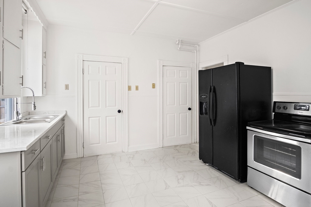 1 bed, 1 bath apartment for rent at 15 West Water St Unit 1, Wakefield — photo 5 of 10