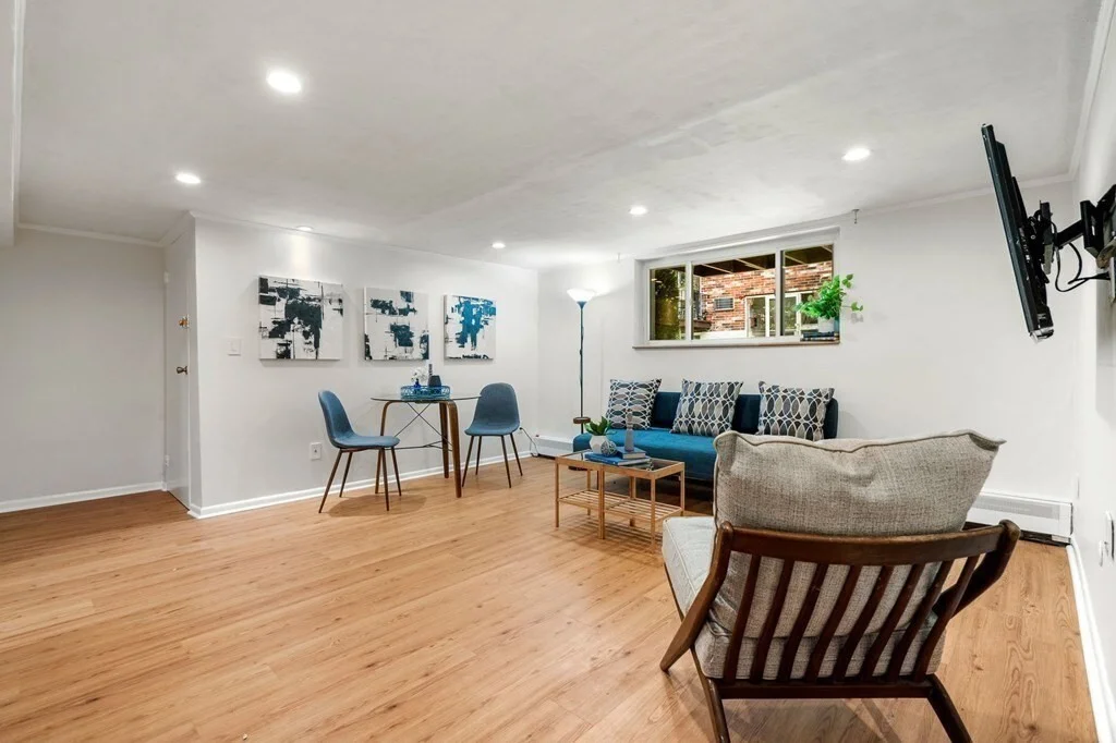 2 bed, 1 bath apartment for rent at 15 Westgate Unit 2, Chestnut Hill — photo 4 of 17