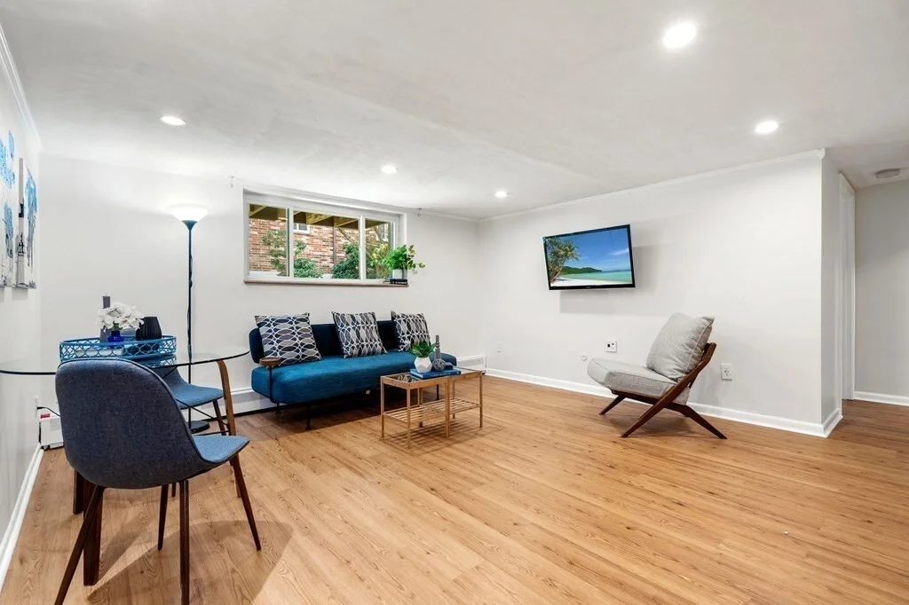 2 bed, 1 bath apartment for rent at 15 Westgate Unit 2, Chestnut Hill — photo 3 of 17