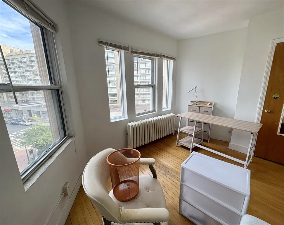 2 bed, 1 bath apartment for rent at 15 Westland Ave Unit 506, Fenway — photo 2 of 11