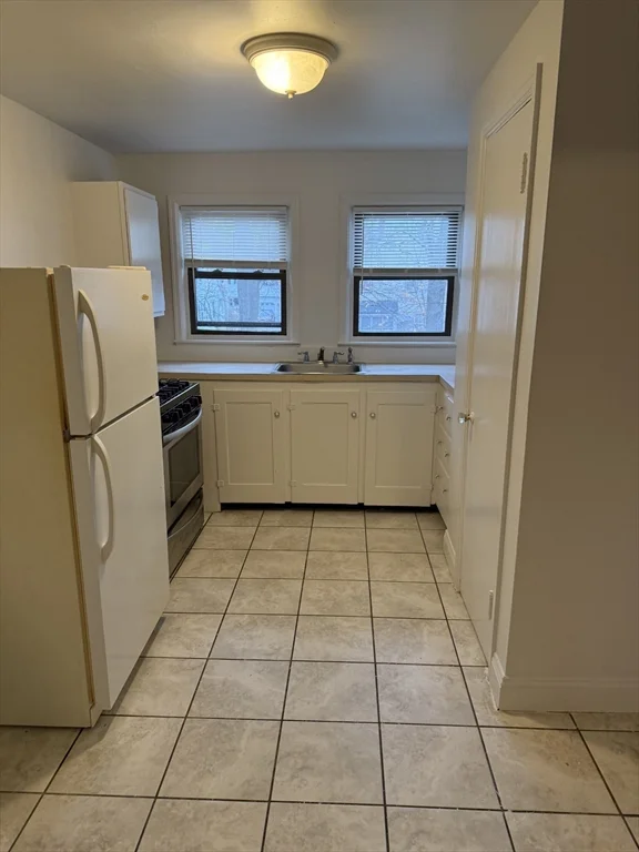 2 bed, 1 bath apartment for rent at 15 Weston Ct Unit 10, Braintree — photo 2 of 6