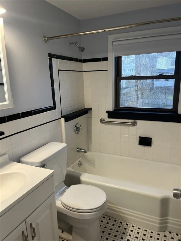 2 bed, 1 bath apartment for rent at 15 Weston Ct Unit 6, Braintree — photo 8 of 8