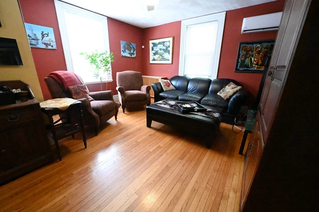 4 bed, 3 bath apartment for rent at 15 White Pl Unit 15, Brookline — photo 8 of 16