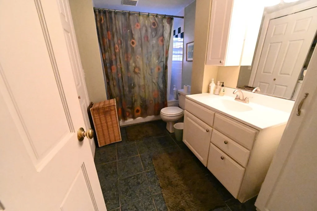 4 bed, 3 bath apartment for rent at 15 White Pl Unit 15, Brookline — photo 10 of 16