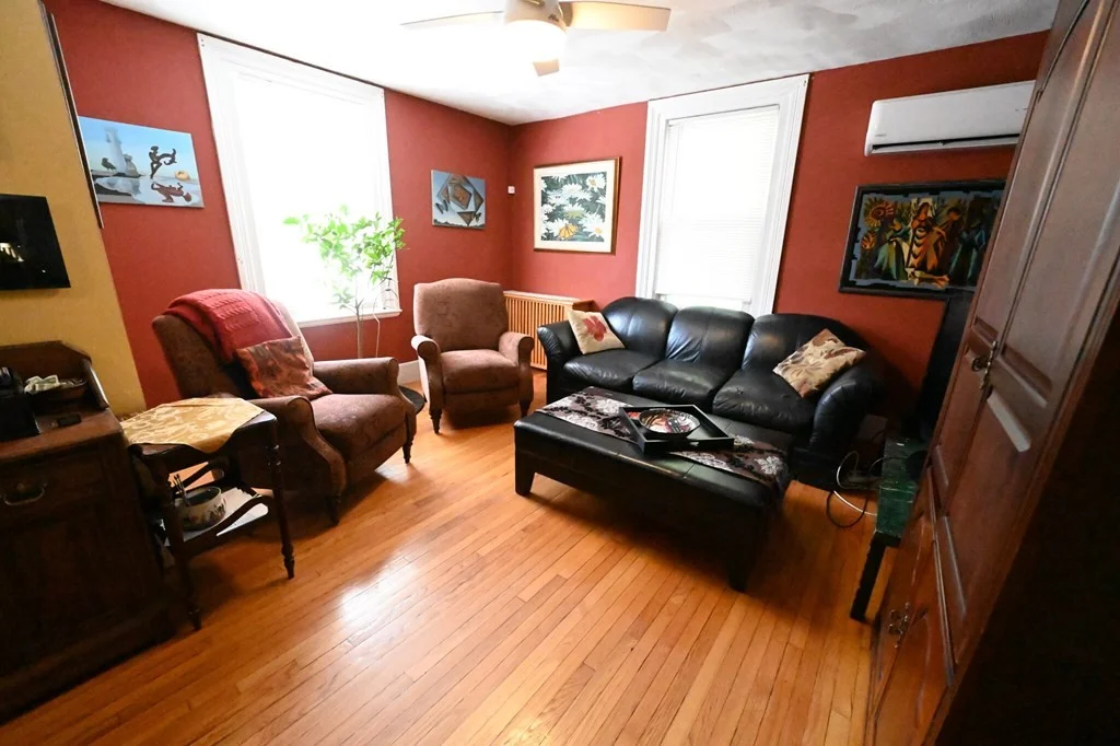 4 bed, 3 bath apartment for rent at 15 White Pl Unit 15, Brookline — photo 4 of 16