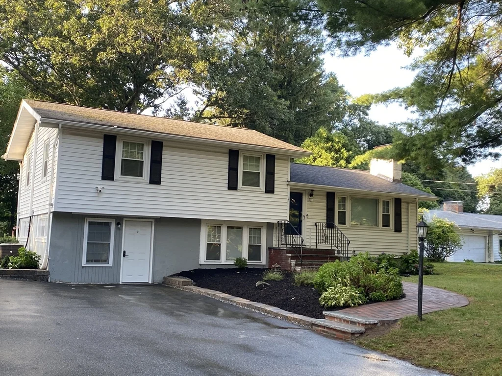 4 bed, 2 bath apartment for rent at 15 Winchester Dr Unit -, Lexington — photo 2 of 33