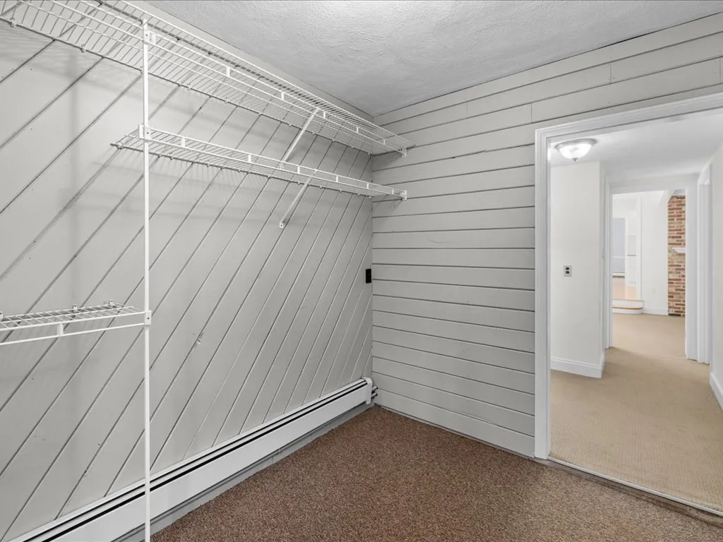 5 bed, 3 bath apartment for rent at 15 Woodridge Rd, Dover — photo 13 of 24