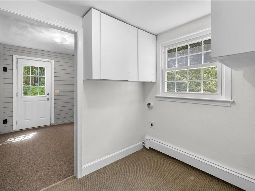 5 bed, 3 bath apartment for rent at 15 Woodridge Rd, Dover — photo 12 of 24