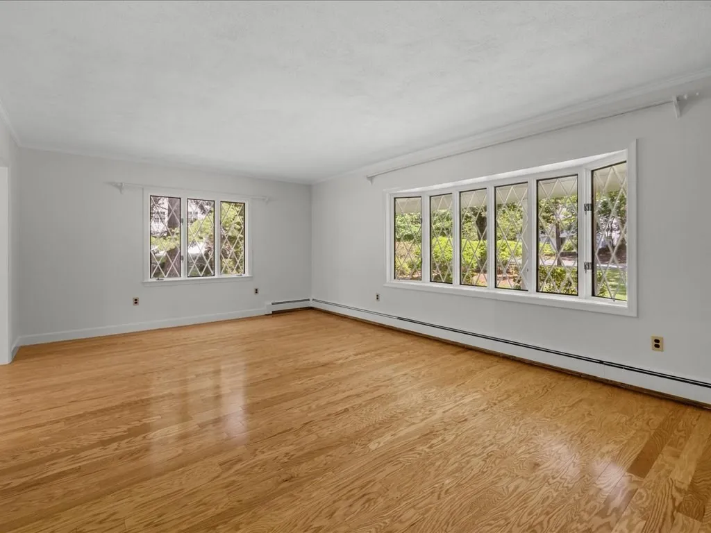 5 bed, 3 bath apartment for rent at 15 Woodridge Rd, Dover — photo 4 of 24