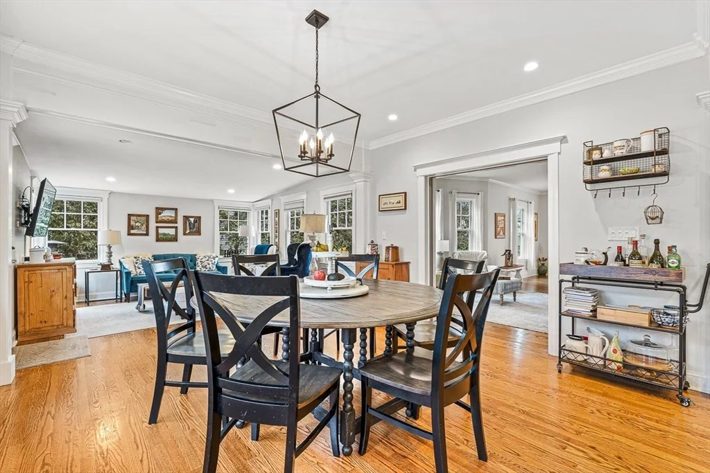 5 bed, 3 bath apartment for rent at 15 Yale St, Winchester — photo 9 of 42
