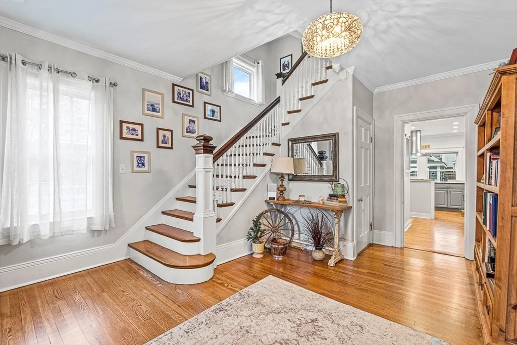 5 bed, 3 bath apartment for rent at 15 Yale St, Winchester — photo 17 of 42