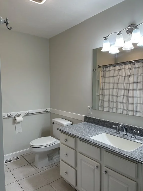 2 bed, 1 bath apartment for rent at 15 Young Unit 7, Quincy — photo 8 of 20
