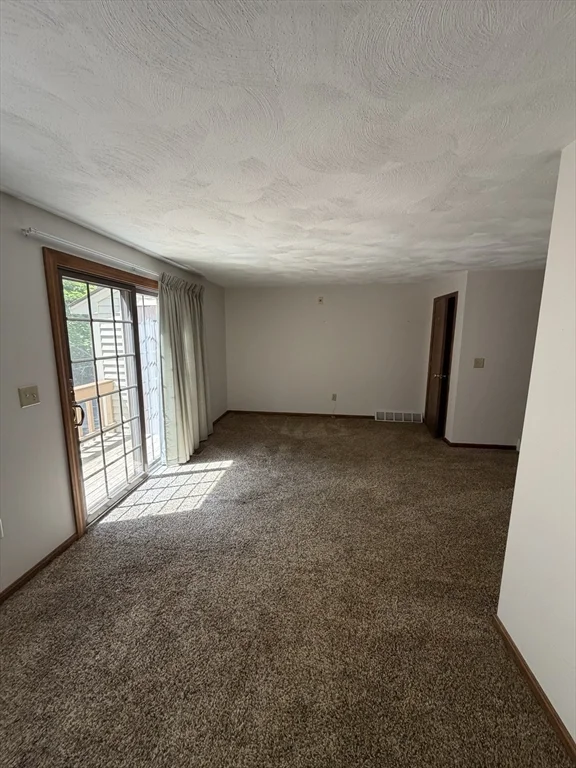 2 bed, 1 bath apartment for rent at 150 Apache Way Unit 150, Tewksbury — photo 4 of 10