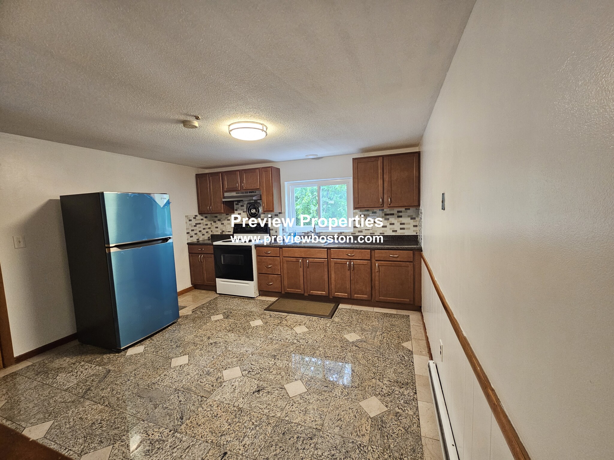 2 bed, 1 bath apartment for rent at 150 Barham Ave Unit 2, Quincy — photo 2 of 11