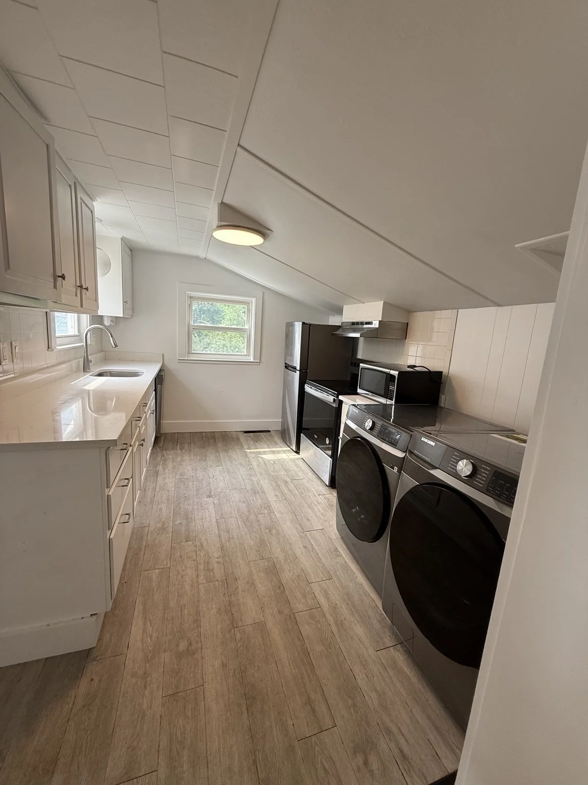 1 bed, 1 bath apartment for rent at 150 Bass Point Rd Unit 2, Nahant — photo 9 of 16