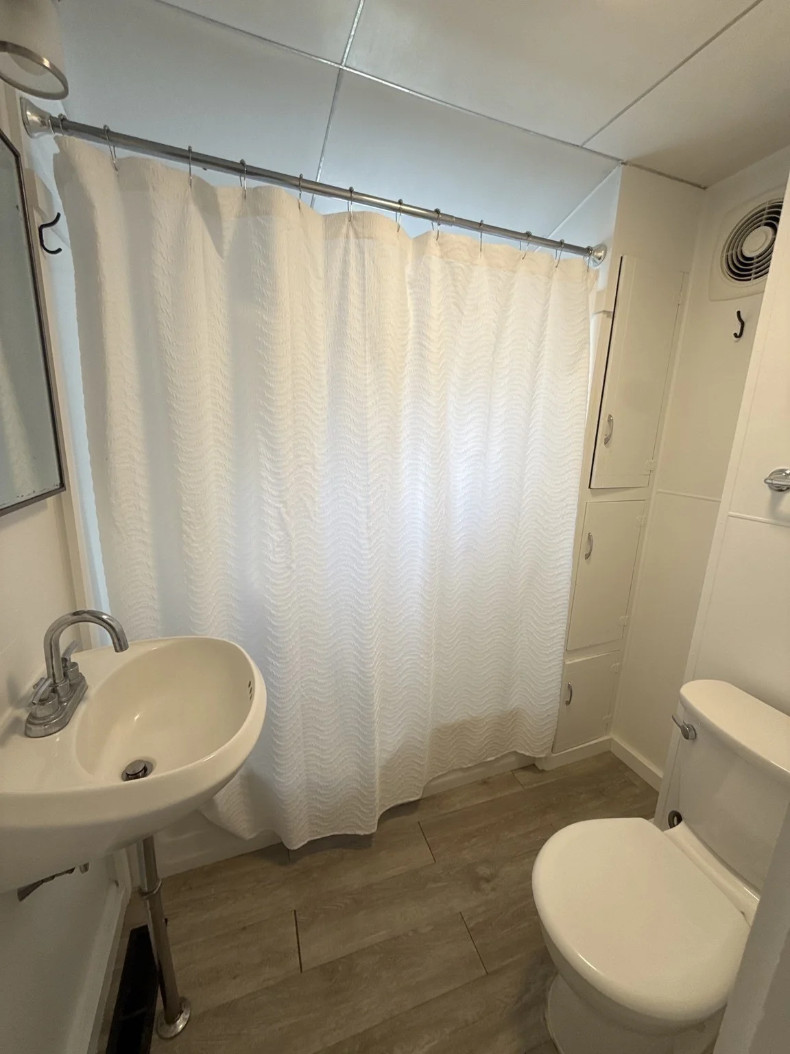 1 bed, 1 bath apartment for rent at 150 Bass Point Rd Unit 2, Nahant — photo 14 of 16