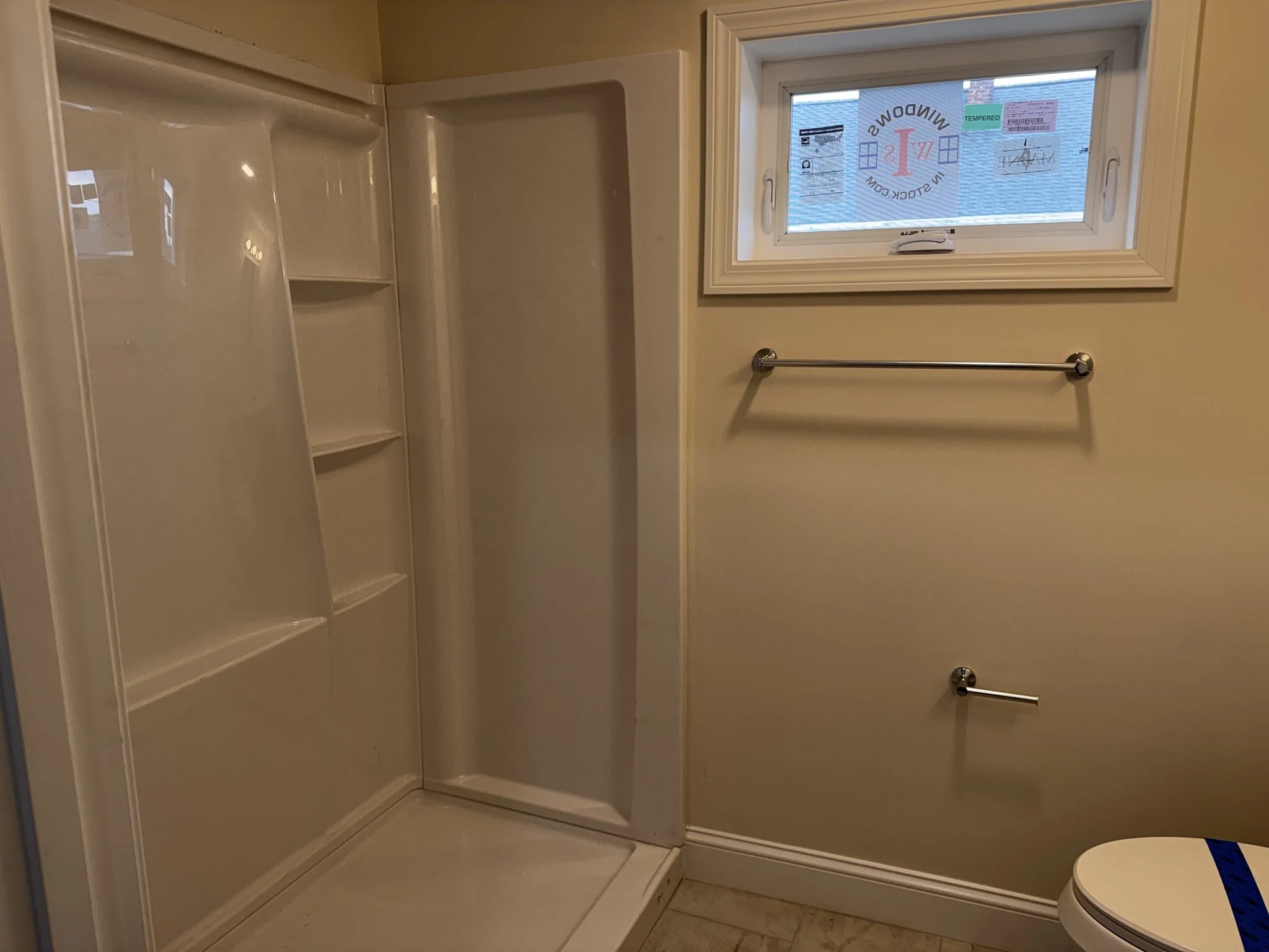 5 bed, 1 bath apartment for rent at 150 Bradford St Unit 2, Everett — photo 16 of 21