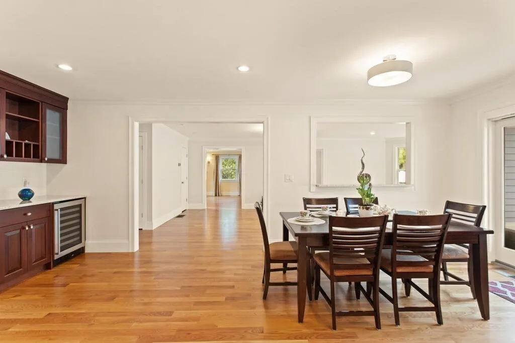 6 bed, 6 bath apartment for rent at 150 Country Club Rd Unit 1, Oak Hill — photo 10 of 39